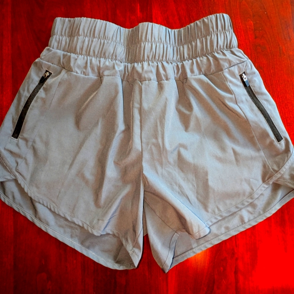 Mivei Athletic Shorts, Size Medium, Gray